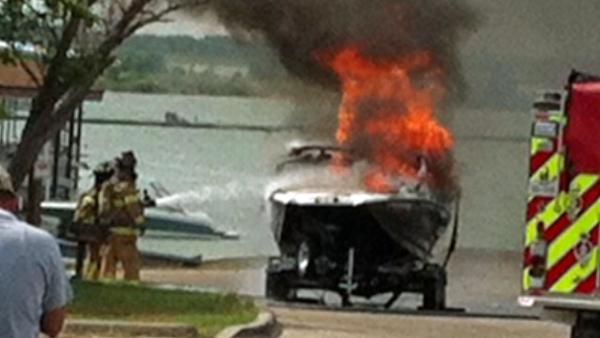 0506_boat_fire10.jpg