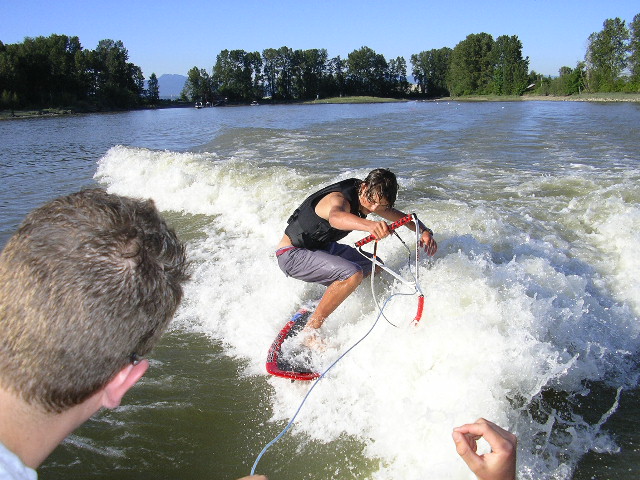 05_wakesurf2.JPG