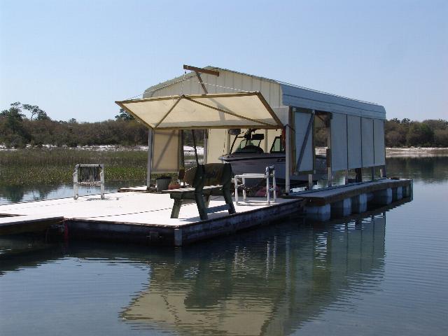 Boat lift 9507.JPG