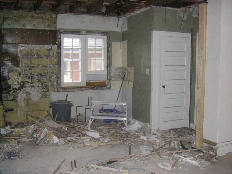 Day 3 kitchen view from dining room1.JPG