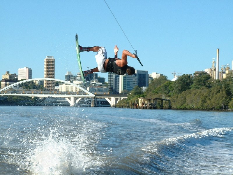 Dustin Tantrum & City LR.JPG