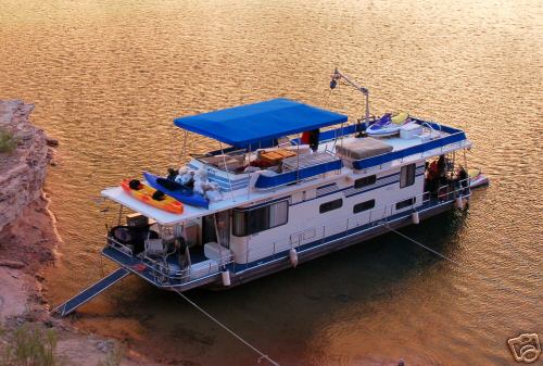 Houseboatpic1.jpg