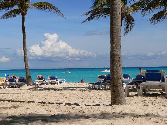 Images-g150812-d219633-b1182440S-The_Beach_at_RIU-Riu_Palace_Mexico-Playa_del_Carmen_Yucatan_Peninsula.jpg
