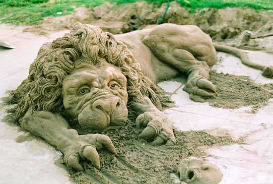 sand sculptures - lion.jpg