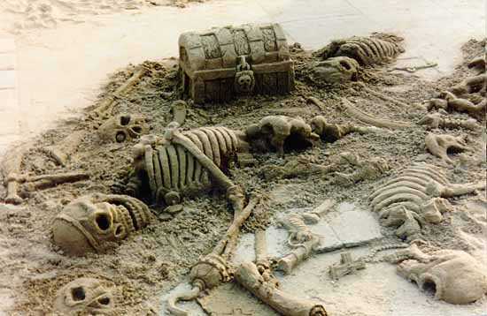 sand sculptures - skeletons.jpg